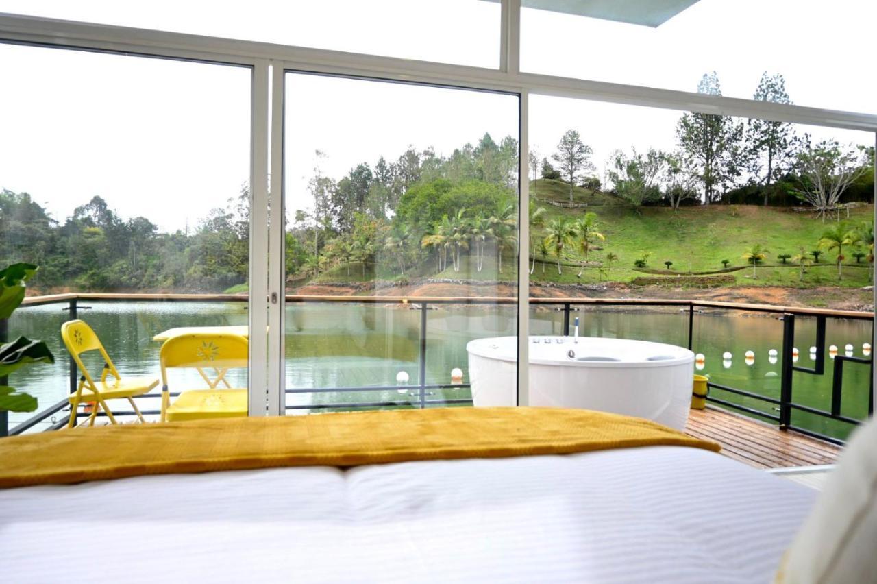 Casa Flotante La Trinidad Hotel Guatape Luaran gambar