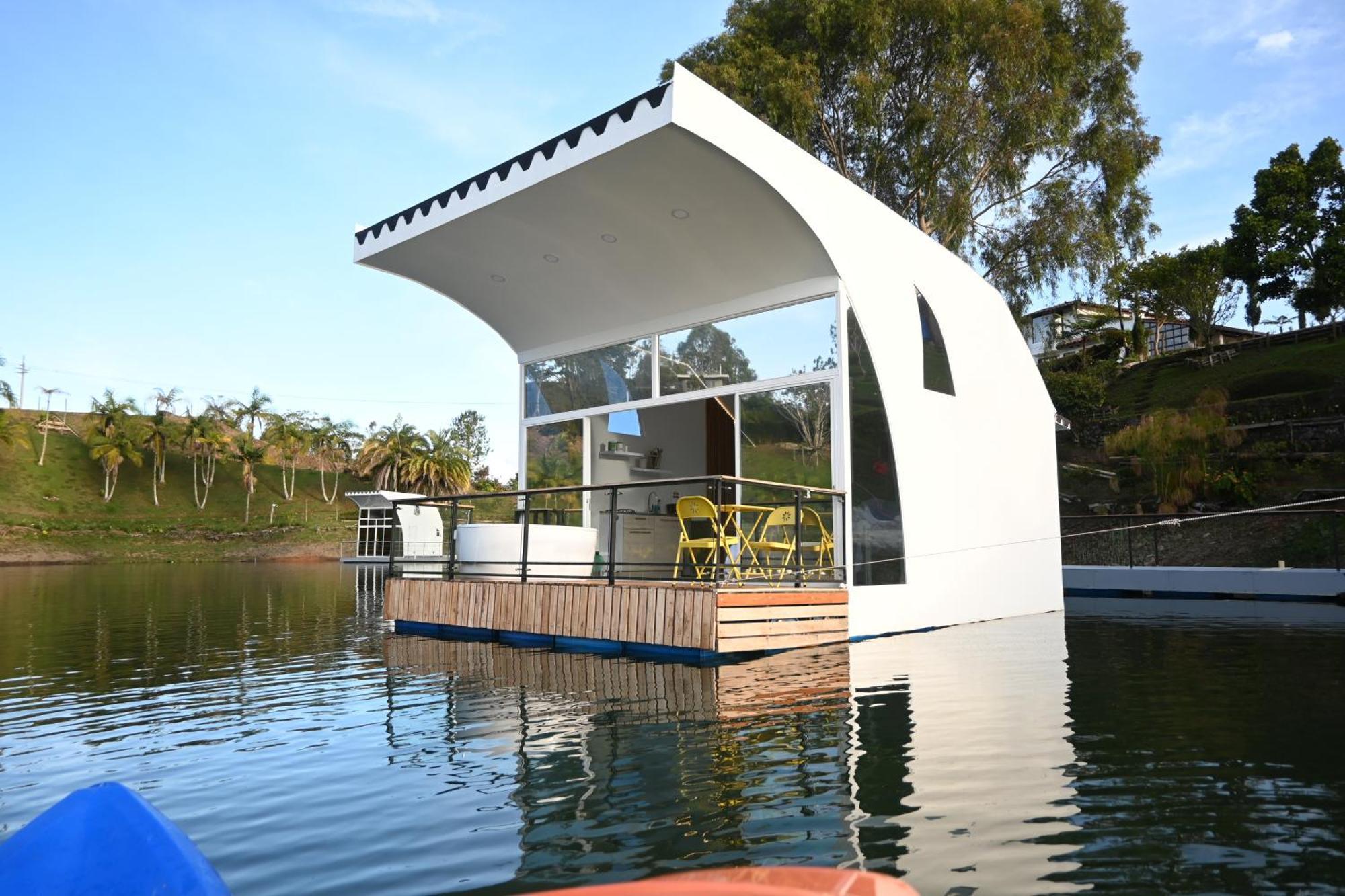 Casa Flotante La Trinidad Hotel Guatape Luaran gambar