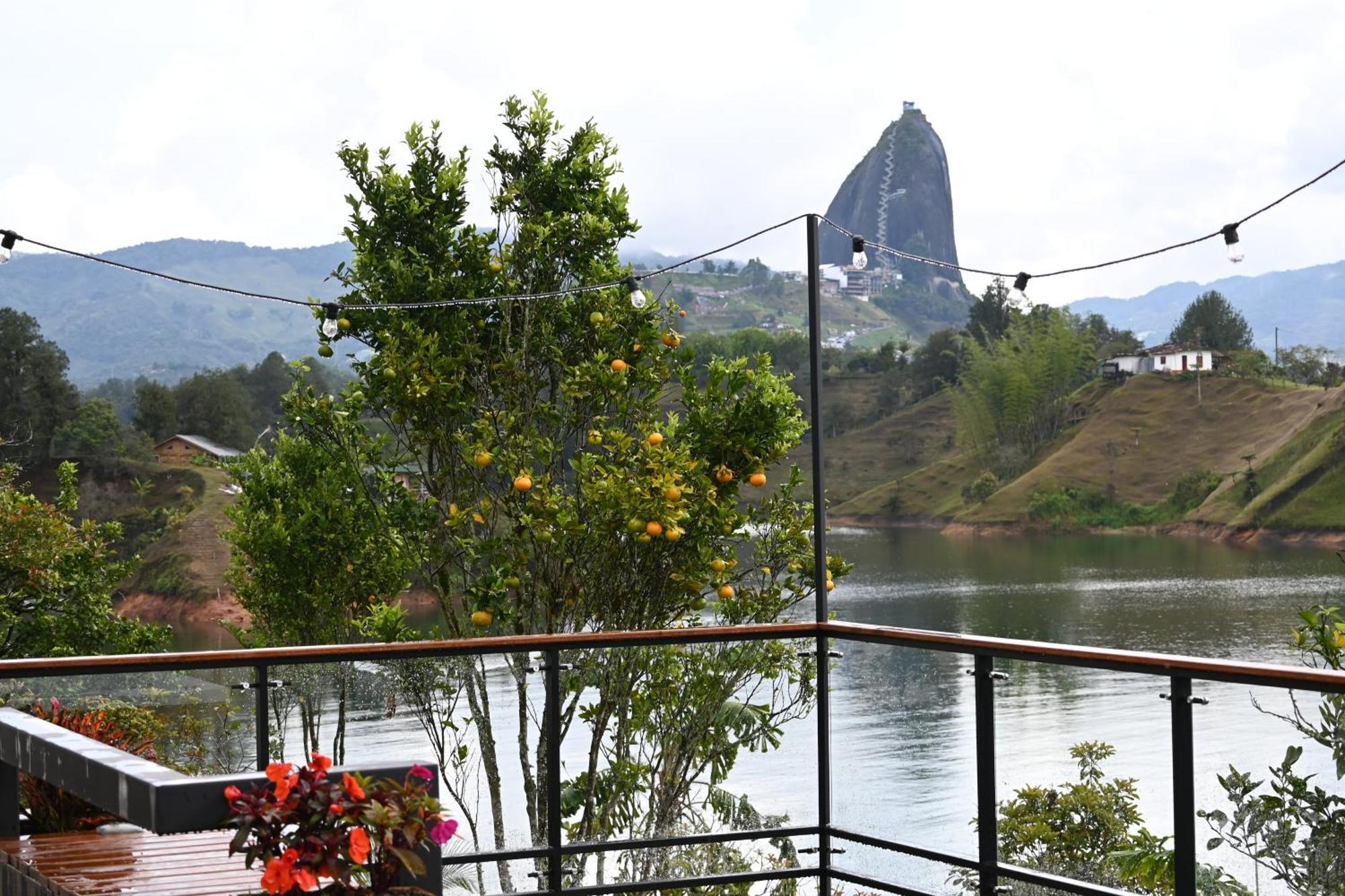 Casa Flotante La Trinidad Hotel Guatape Luaran gambar