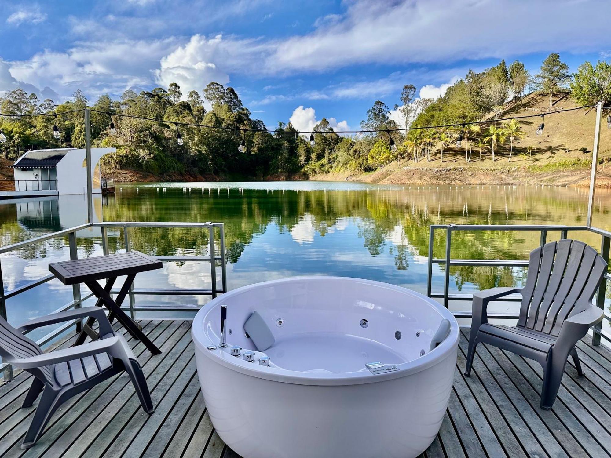 Casa Flotante La Trinidad Hotel Guatape Luaran gambar