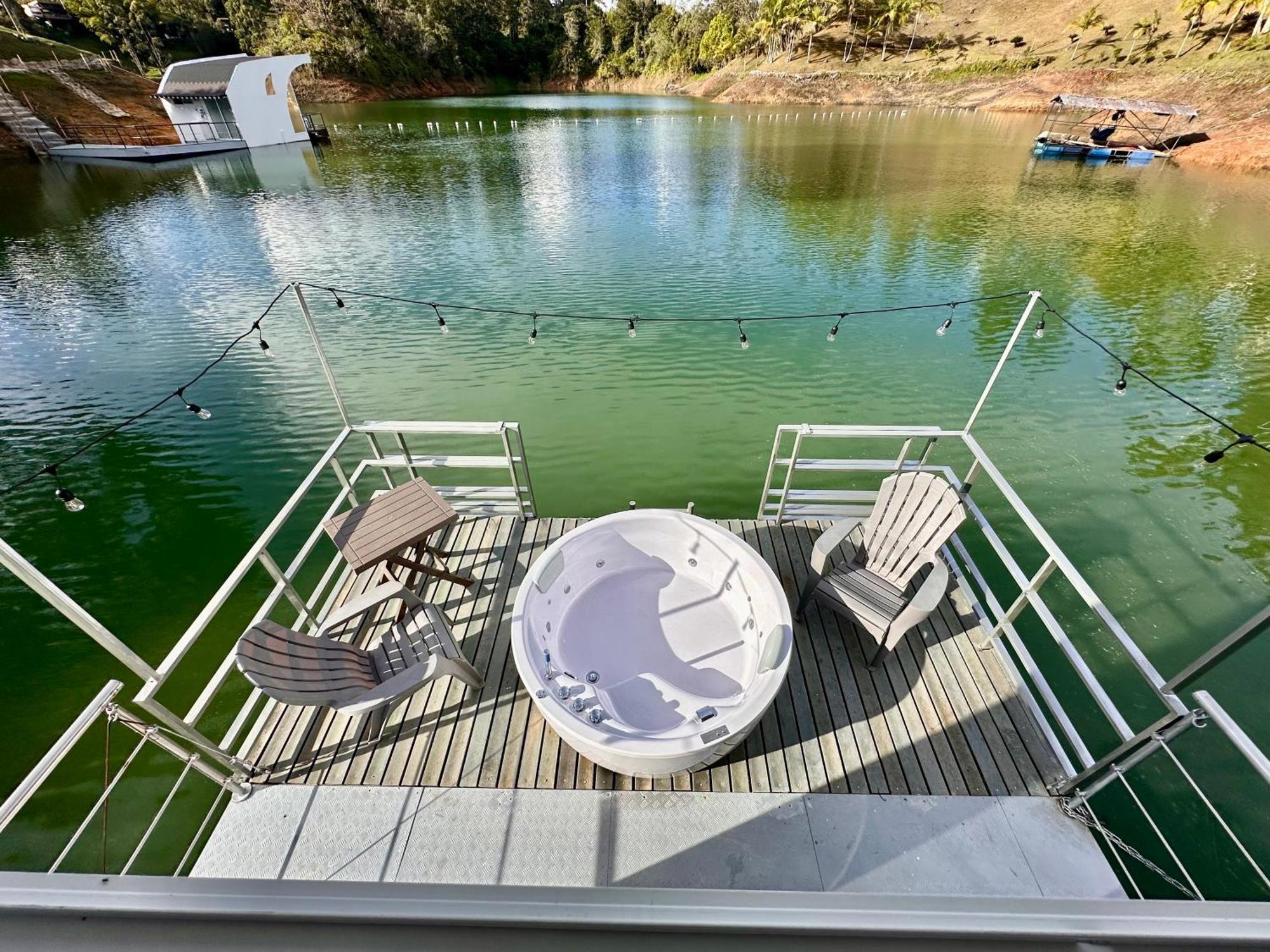 Casa Flotante La Trinidad Hotel Guatape Luaran gambar